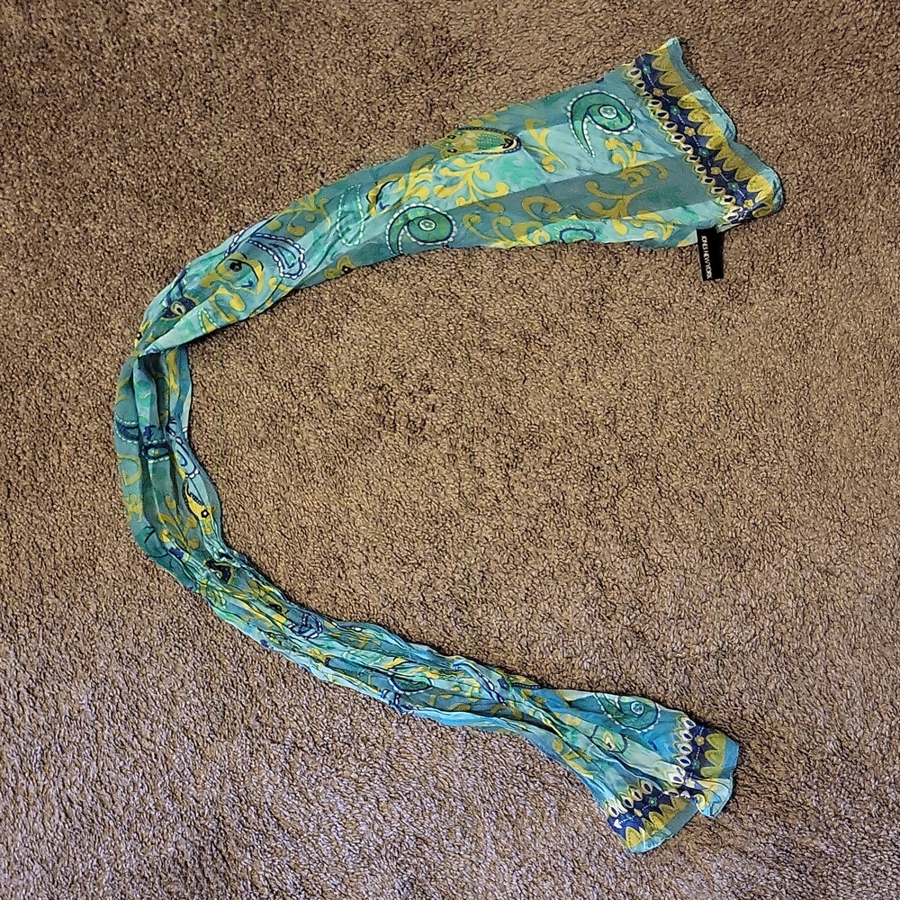 Scarf - Picture 1 of 2